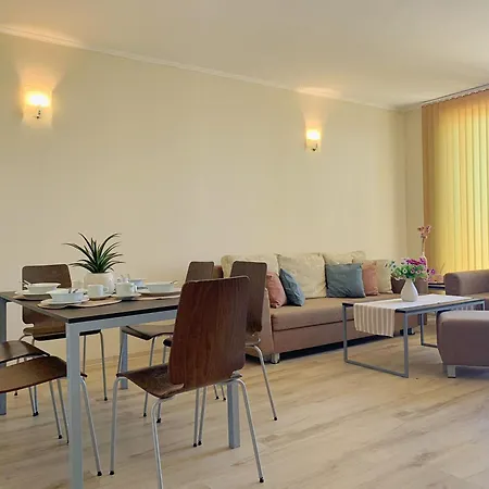 Apartman C419 Steps From The