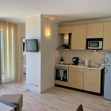 Apartman C419 Steps From The